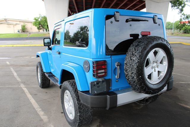 2011 Jeep Wrangler 4WD 2dr Sahara - 23043579 - 5