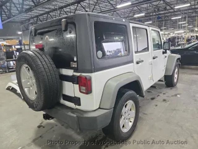 2011 Jeep Wrangler Unlimited 4WD 4dr Mojave - 22985275 - 3