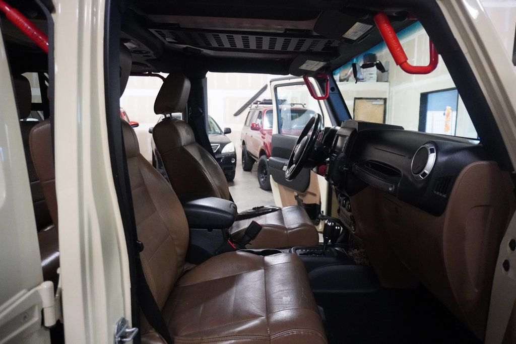 2011 Jeep Wrangler Unlimited Rubicon photo 9