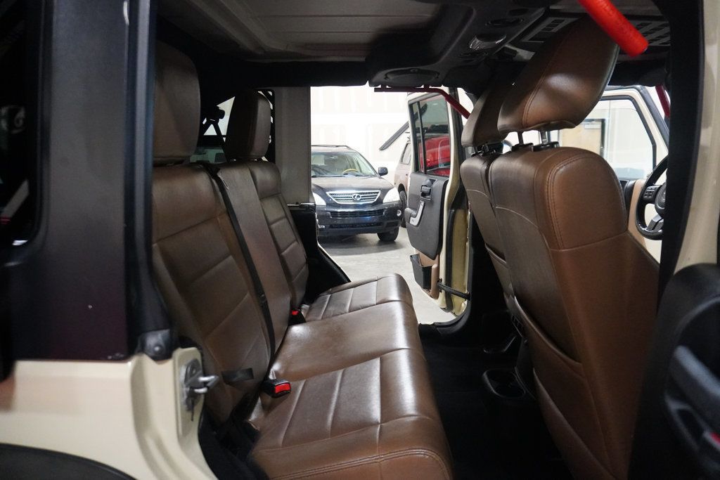 2011 Jeep Wrangler Unlimited Rubicon photo 10