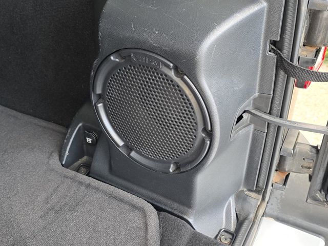 2011 Jeep Wrangler Unlimited 4WD 4dr Sahara - 22967016 - 11