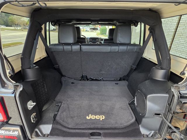 2011 Jeep Wrangler Unlimited 4WD 4dr Sahara - 22967016 - 12