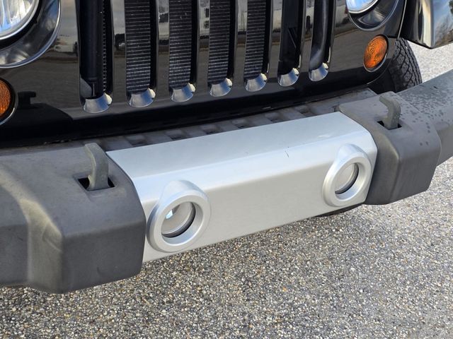 2011 Jeep Wrangler Unlimited 4WD 4dr Sahara - 22967016 - 19