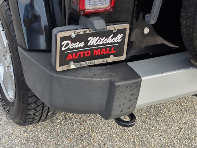 2011 Jeep Wrangler Unlimited 4WD 4dr Sahara - 22967016 - 21