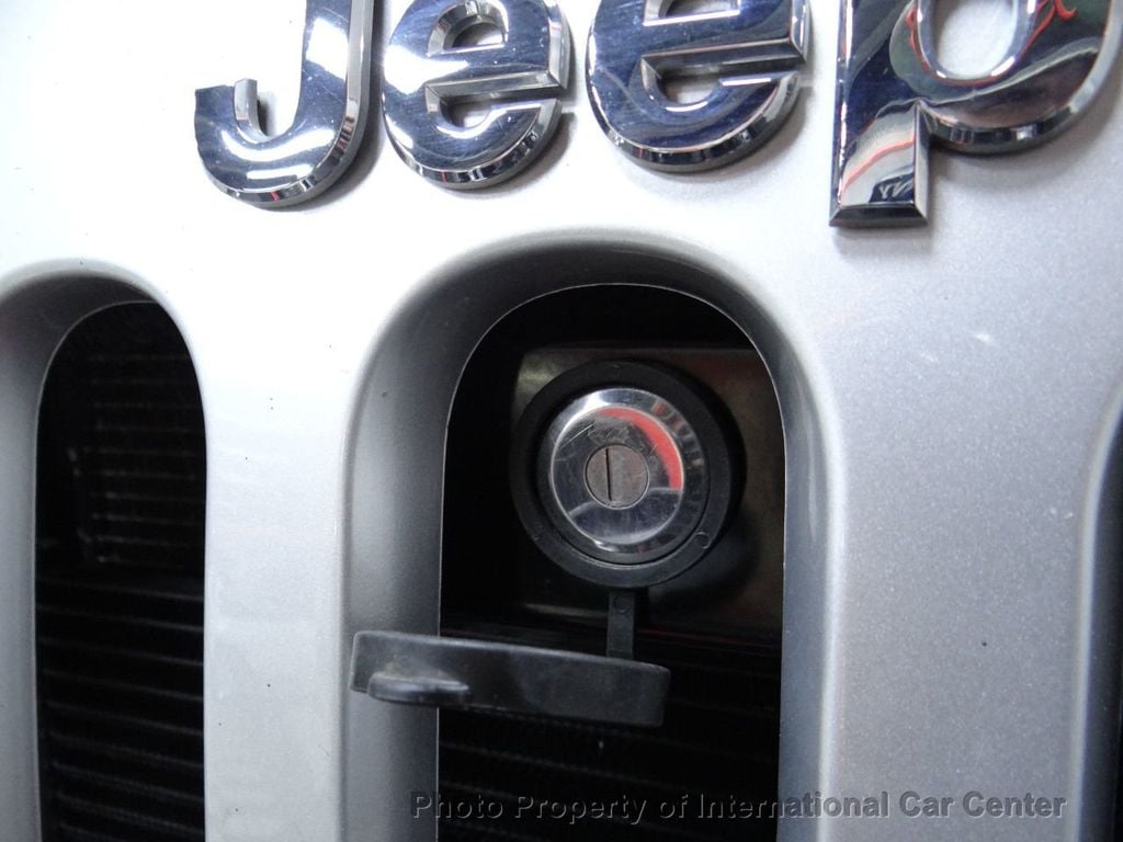 2011 Jeep Wrangler Unlimited 4WD 4dr Sahara - 22322549 - 34