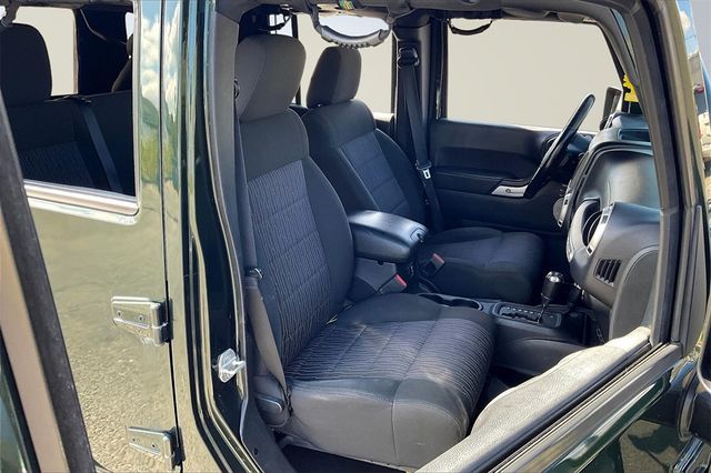 2011 Jeep Wrangler Unlimited 4WD 4dr Sahara - 22941354 - 12