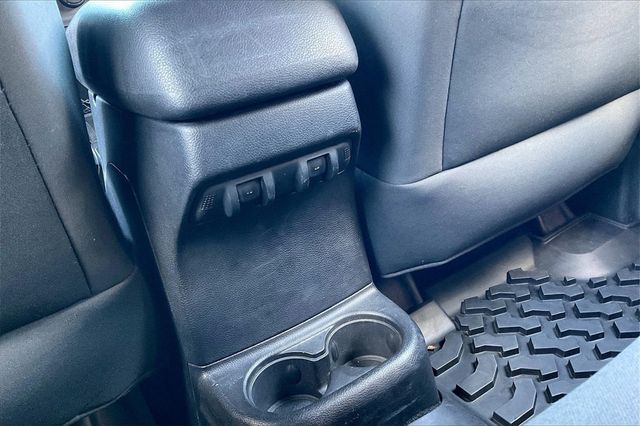 2011 Jeep Wrangler Unlimited 4WD 4dr Sahara - 22941354 - 27