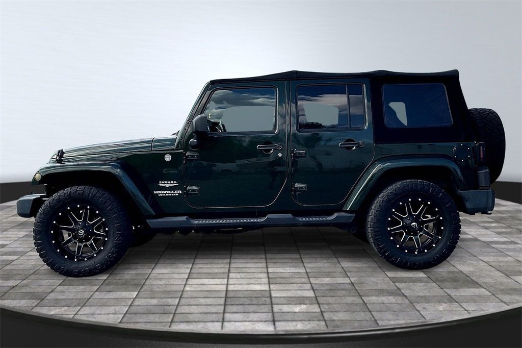 2011 Jeep Wrangler Unlimited Sahara photo 2