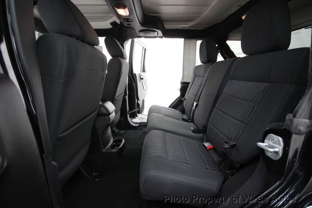 2011 Jeep Wrangler Unlimited 4WD 4dr Sahara - 23032212 - 16
