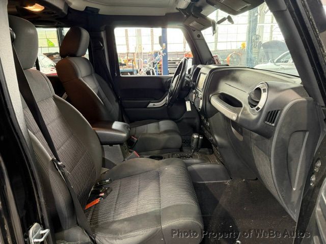 2011 Jeep Wrangler Unlimited 4WD 4dr Sahara - 23032212 - 7