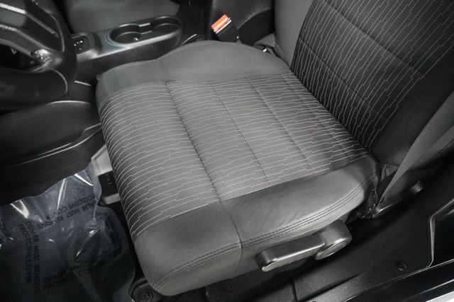 2011 Jeep Wrangler Unlimited 4WD 4dr Sport - 22950880 - 12