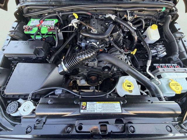 2011 Jeep Wrangler Unlimited 4WD 4dr Sport - 23033650 - 10