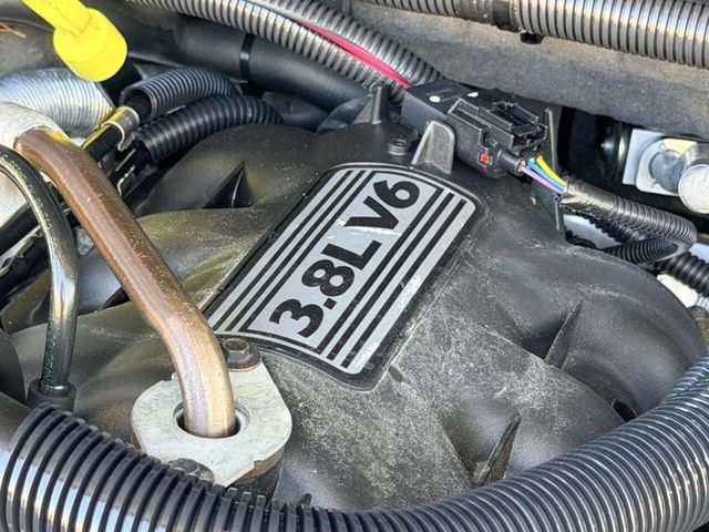 2011 Jeep Wrangler Unlimited 4WD 4dr Sport - 23033650 - 11