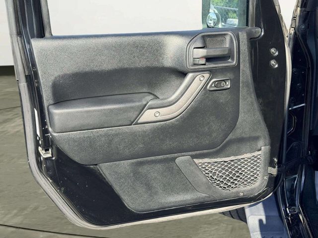2011 Jeep Wrangler Unlimited 4WD 4dr Sport - 23033650 - 13