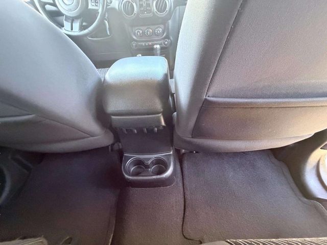 2011 Jeep Wrangler Unlimited 4WD 4dr Sport - 23033650 - 23
