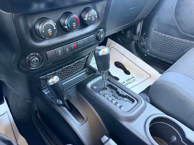 2011 Jeep Wrangler Unlimited 4WD 4dr Sport - 23033650 - 33