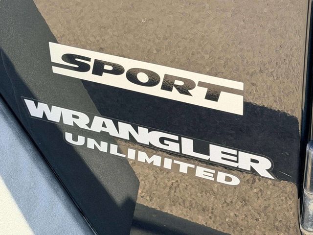2011 Jeep Wrangler Unlimited 4WD 4dr Sport - 23033650 - 8