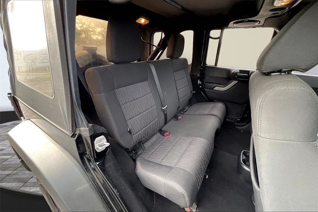 2011 Jeep Wrangler Unlimited Sport photo 13
