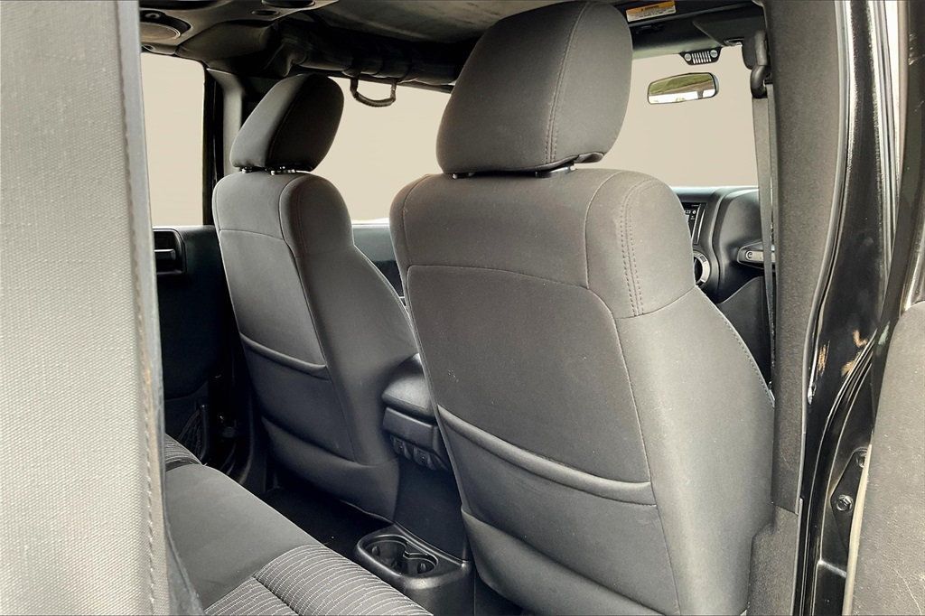 2011 Jeep Wrangler Unlimited Sport photo 14