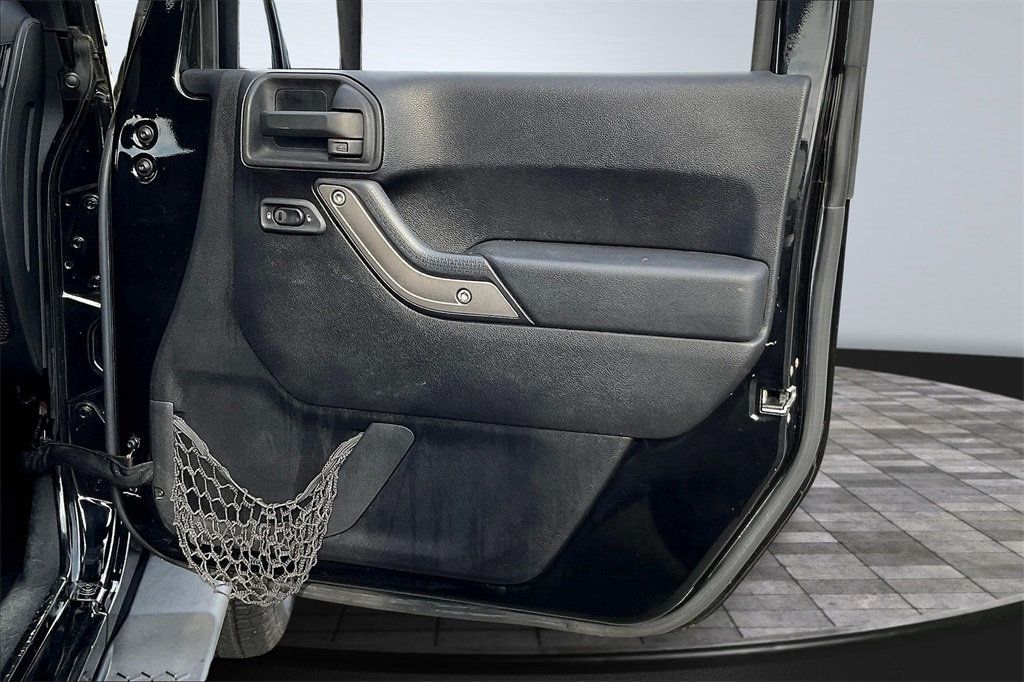 2011 Jeep Wrangler Unlimited Sport photo 15