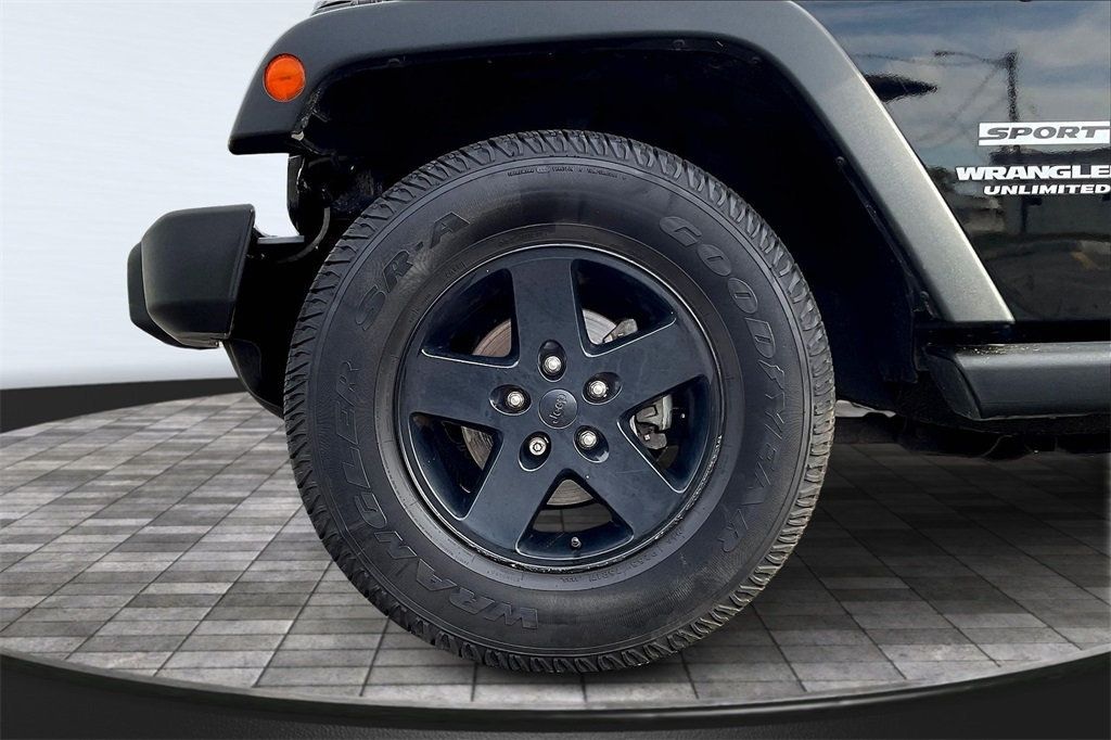 2011 Jeep Wrangler Unlimited Sport photo 33