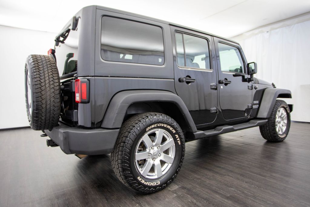 2011 Jeep Wrangler Unlimited 4WD 4dr Sport - 22319706 - 29