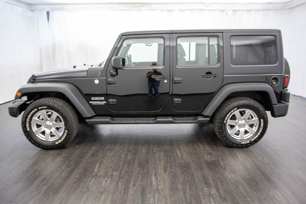 2011 Jeep Wrangler Unlimited 4WD 4dr Sport - 22319706 - 6