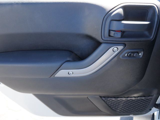 2011 Jeep Wrangler Unlimited 4WD 4dr Sport - 11851672 - 13