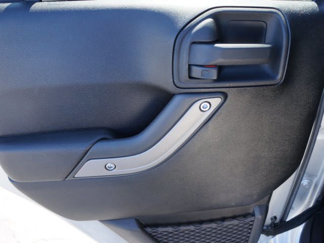 2011 Jeep Wrangler Unlimited 4WD 4dr Sport - 11851672 - 14