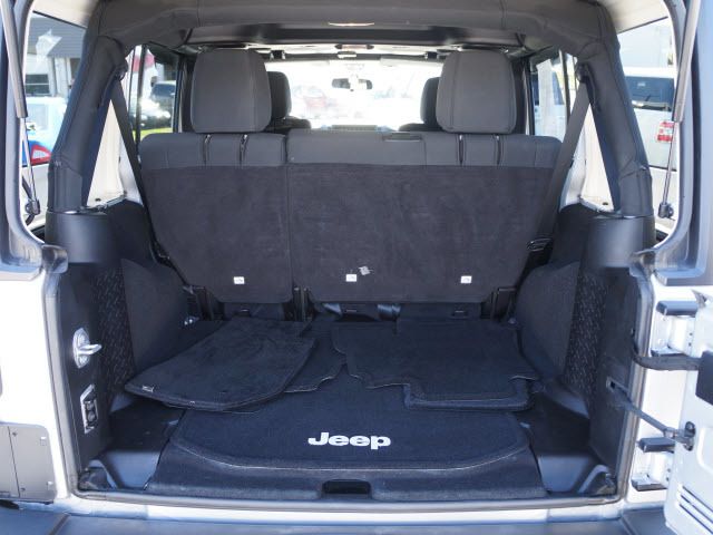 2011 Jeep Wrangler Unlimited 4WD 4dr Sport - 11851672 - 17