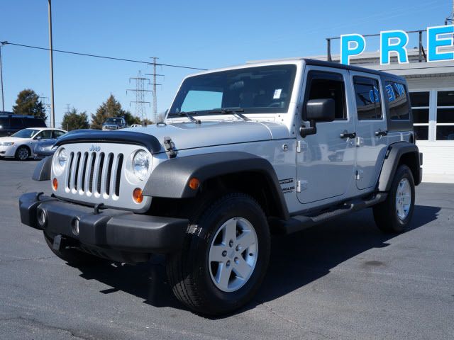 2011 Jeep Wrangler Unlimited 4WD 4dr Sport - 11851672 - 3