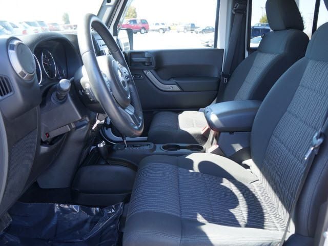 2011 Jeep Wrangler Unlimited 4WD 4dr Sport - 11851672 - 4