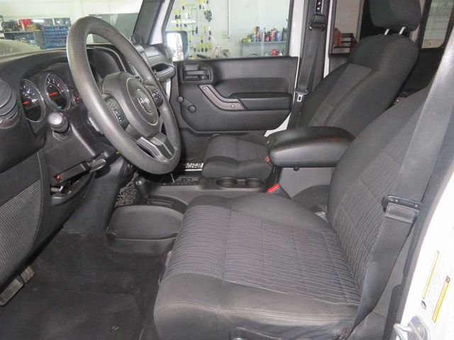 2011 Jeep Wrangler Unlimited 4X34 WRANGLER HARD TOP SPORT 31 SERVICE RECORDS EXTRA CLEAN  - 23030431 - 16