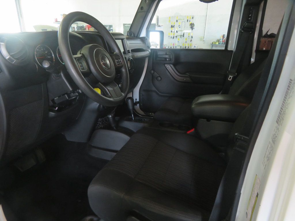 2011 Jeep Wrangler Unlimited 4X34 WRANGLER HARD TOP SPORT 31 SERVICE RECORDS EXTRA CLEAN  - 23030431 - 17