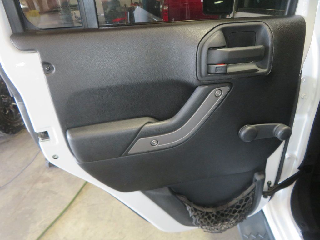 2011 Jeep Wrangler Unlimited 4X34 WRANGLER HARD TOP SPORT 31 SERVICE RECORDS EXTRA CLEAN  - 23030431 - 20