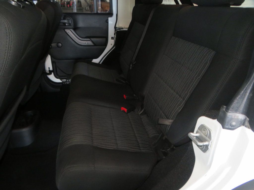 2011 Jeep Wrangler Unlimited 4X34 WRANGLER HARD TOP SPORT 31 SERVICE RECORDS EXTRA CLEAN  - 23030431 - 23