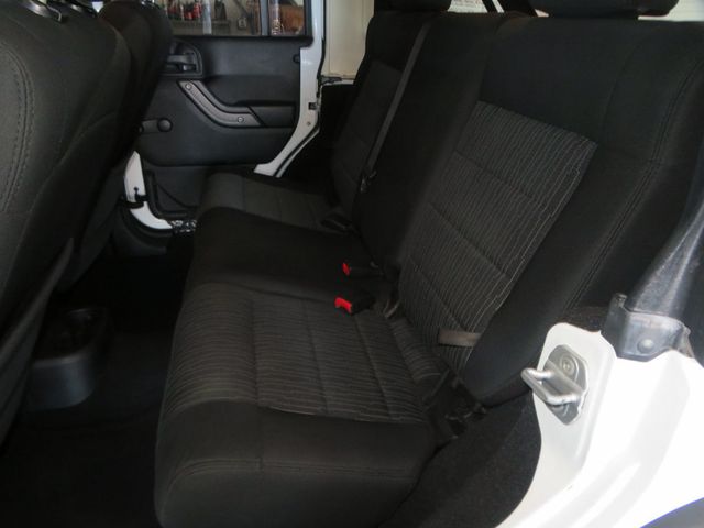 2011 Jeep Wrangler Unlimited 4X34 WRANGLER HARD TOP SPORT 31 SERVICE RECORDS EXTRA CLEAN  - 23030431 - 23