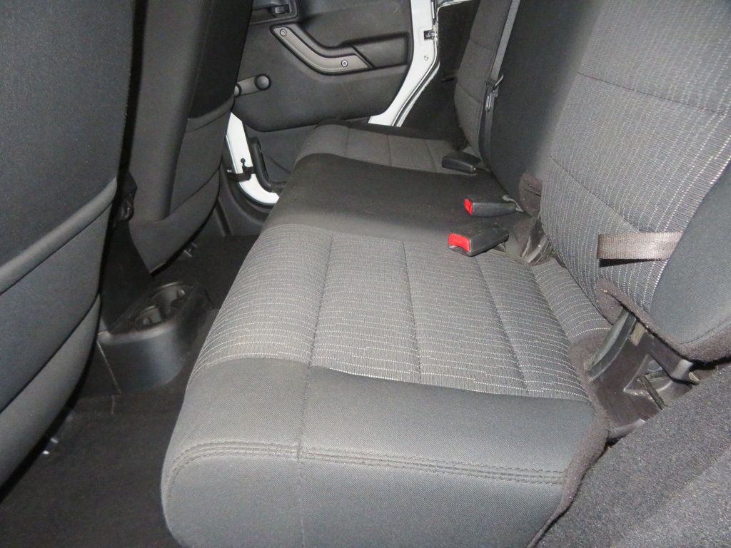 2011 Jeep Wrangler Unlimited 4X34 WRANGLER HARD TOP SPORT 31 SERVICE RECORDS EXTRA CLEAN  - 23030431 - 24