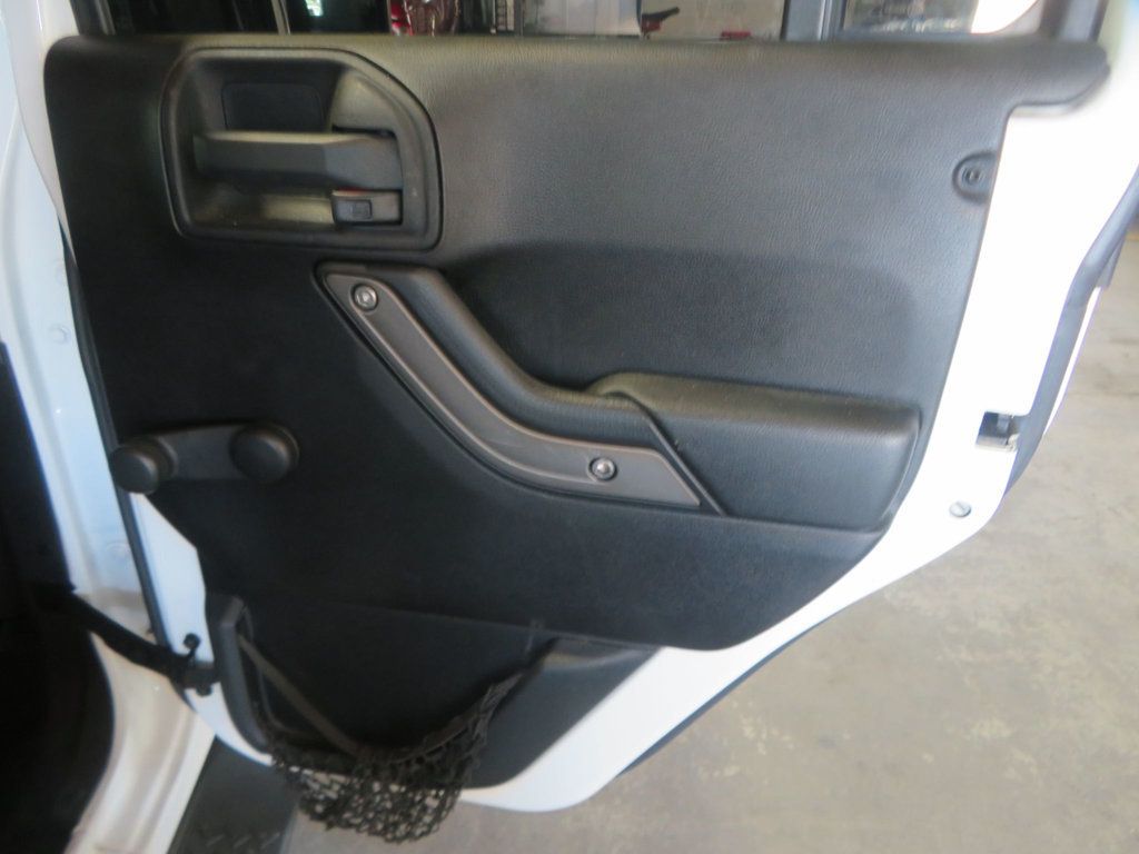 2011 Jeep Wrangler Unlimited 4X34 WRANGLER HARD TOP SPORT 31 SERVICE RECORDS EXTRA CLEAN  - 23030431 - 25