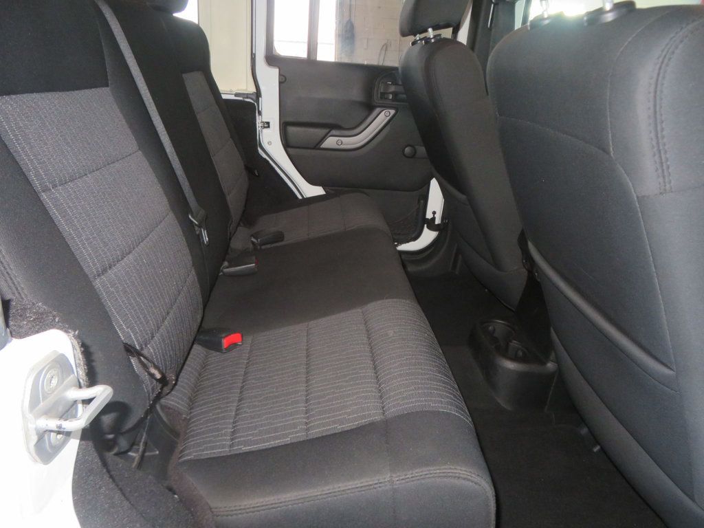 2011 Jeep Wrangler Unlimited 4X34 WRANGLER HARD TOP SPORT 31 SERVICE RECORDS EXTRA CLEAN  - 23030431 - 26