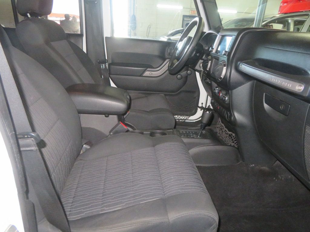 2011 Jeep Wrangler Unlimited 4X34 WRANGLER HARD TOP SPORT 31 SERVICE RECORDS EXTRA CLEAN  - 23030431 - 31