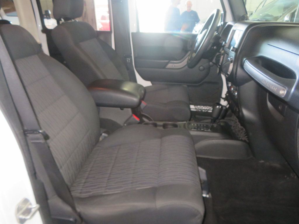 2011 Jeep Wrangler Unlimited 4X34 WRANGLER HARD TOP SPORT 31 SERVICE RECORDS EXTRA CLEAN  - 23030431 - 32