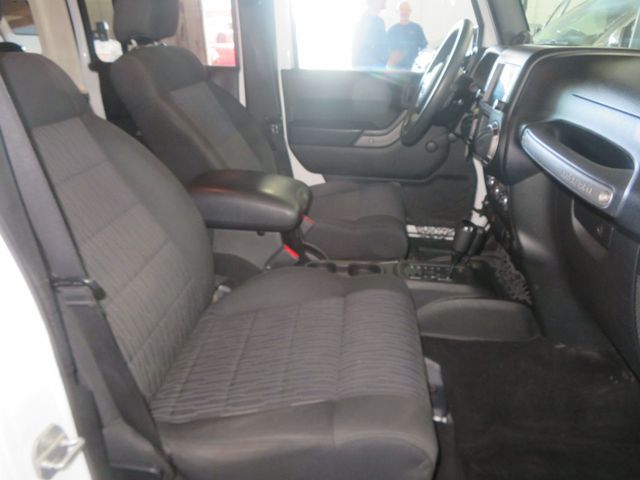 2011 Jeep Wrangler Unlimited 4X34 WRANGLER HARD TOP SPORT 31 SERVICE RECORDS EXTRA CLEAN  - 23030431 - 32