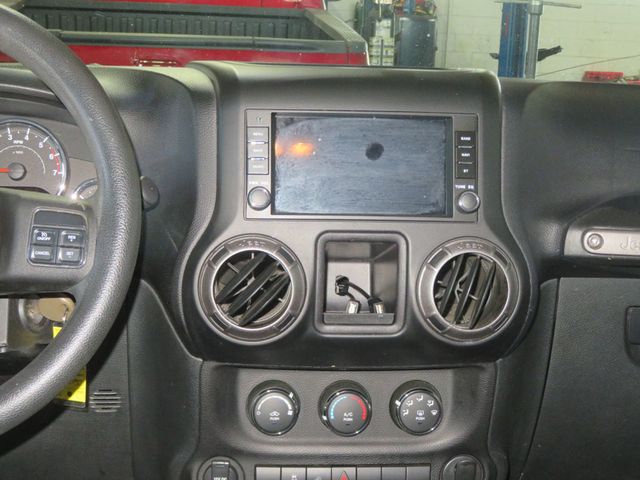 2011 Jeep Wrangler Unlimited 4X34 WRANGLER HARD TOP SPORT 31 SERVICE RECORDS EXTRA CLEAN  - 23030431 - 37