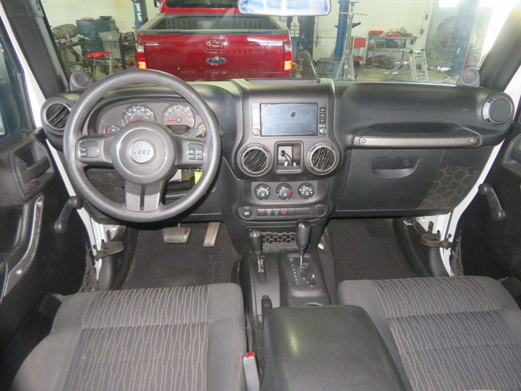 2011 Jeep Wrangler Unlimited 4X34 WRANGLER HARD TOP SPORT 31 SERVICE RECORDS EXTRA CLEAN  - 23030431 - 38