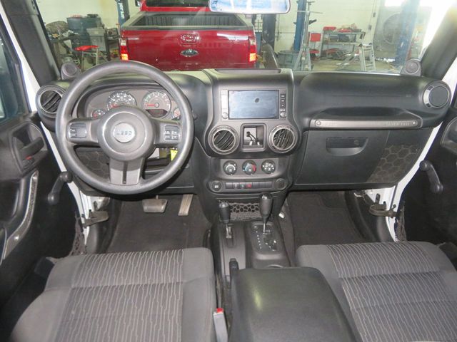 2011 Jeep Wrangler Unlimited 4X34 WRANGLER HARD TOP SPORT 31 SERVICE RECORDS EXTRA CLEAN  - 23030431 - 38