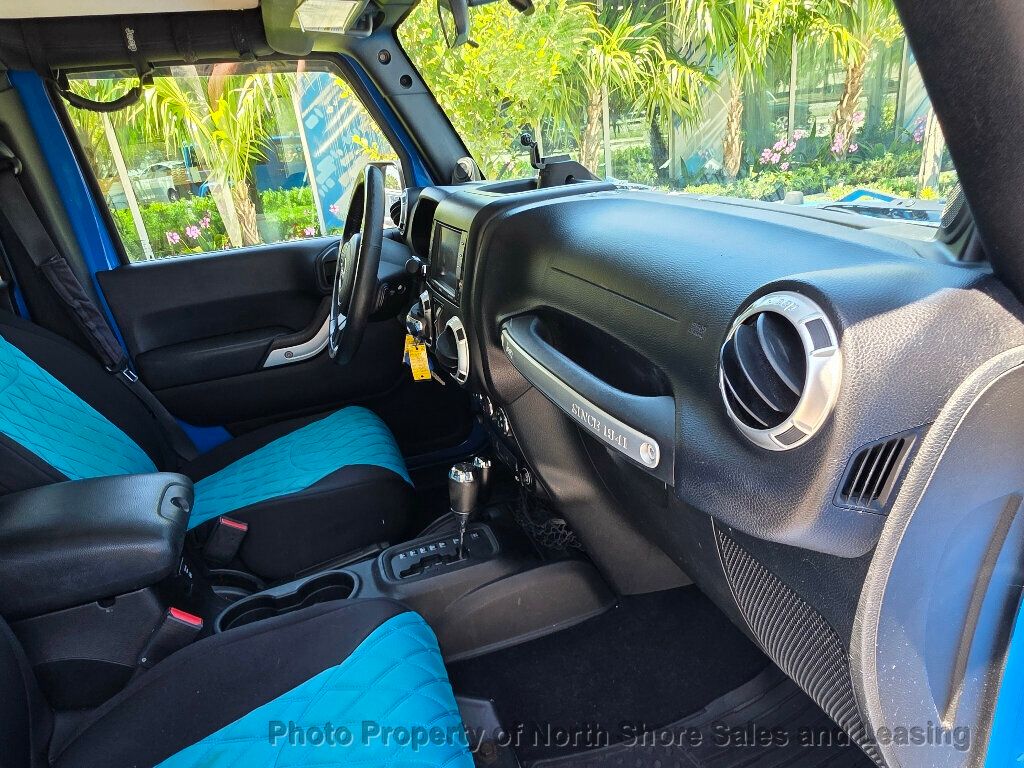 2011 Jeep Wrangler Unlimited Custom Jeep 4 Door - 23024742 - 25