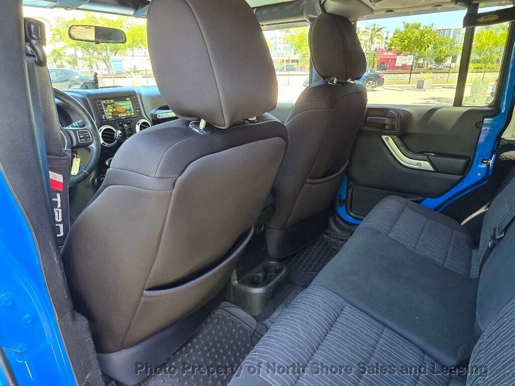 2011 Jeep Wrangler Unlimited Custom Jeep 4 Door - 23024742 - 33