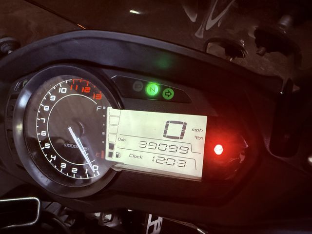 2011 Kawasaki Ninja 1000 LOW MILES! - 23098665 - 9