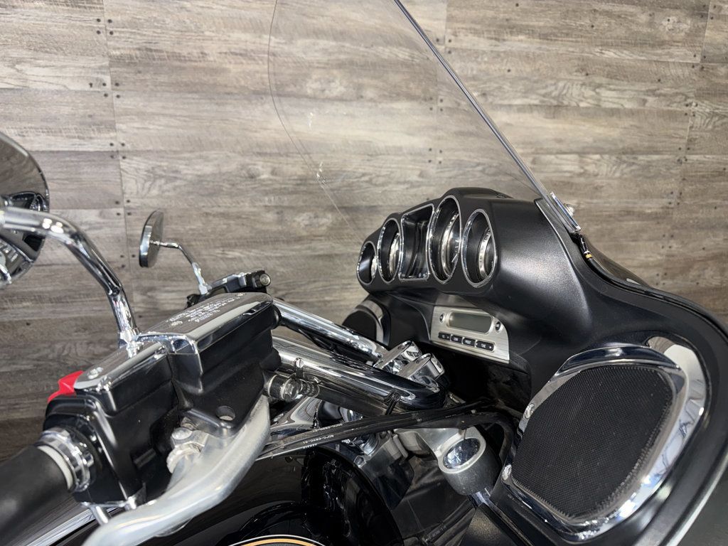 2011 Kawasaki Vulcan 1700 Voyager ABS One Owner! - 23096296 - 7